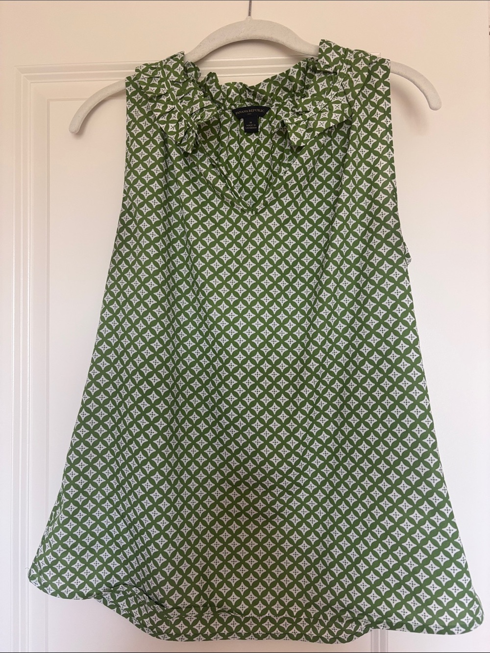 Banana Republic Green and White Printed Sleeveless Camisole